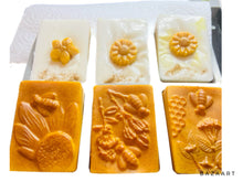 Load image into Gallery viewer, Kojic Acid &amp; Turneric Lemon Soap